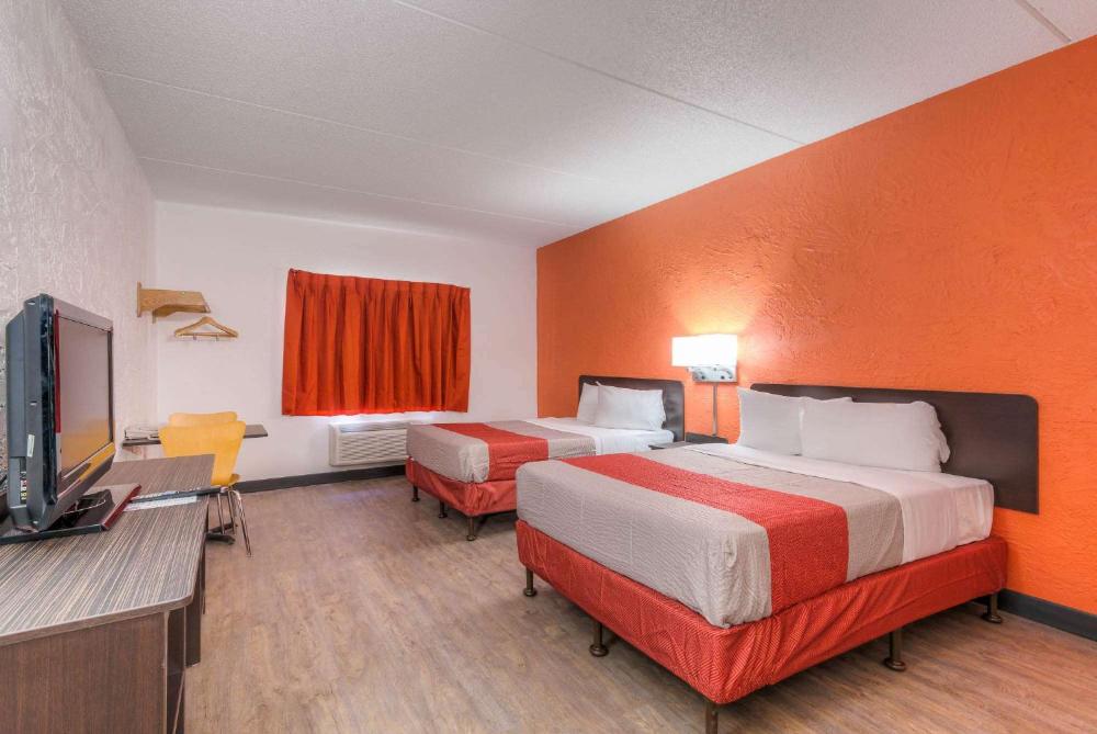 Quadruple Room - Non-Smoking interior